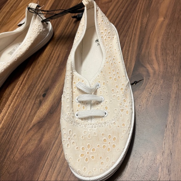OkH&M sneakers, cream and white, new with tags, size 7 (38) - Picture 3 of 6
